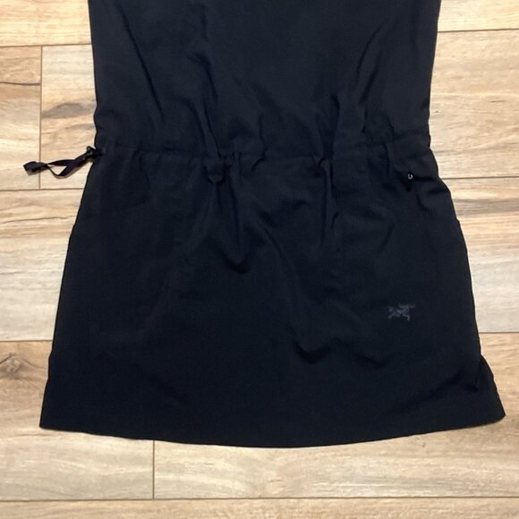 Arc’teryx Contenta Dress SZ Small Black Lightweight Shift Cinch Waist Sleeveless - Picture 3 of 10